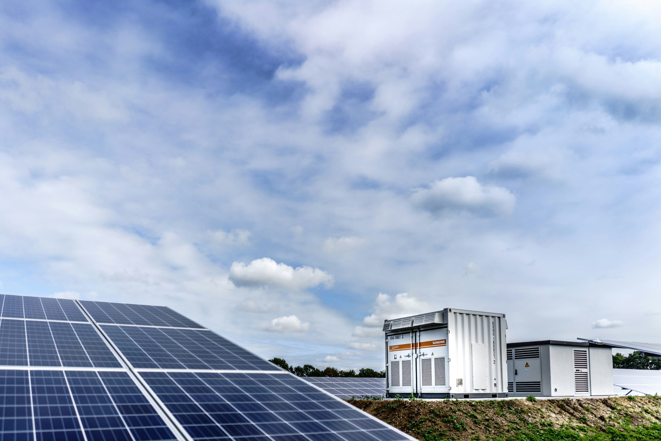 Island Microgrids with Battery Storage