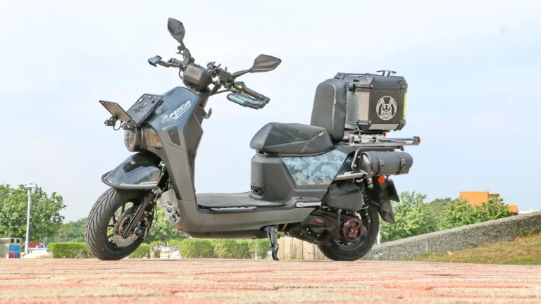Why Swappable Batteries Are the Future of Electric Motorcycles