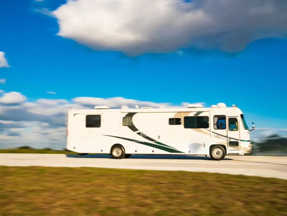 Large Motorhome Travel 1