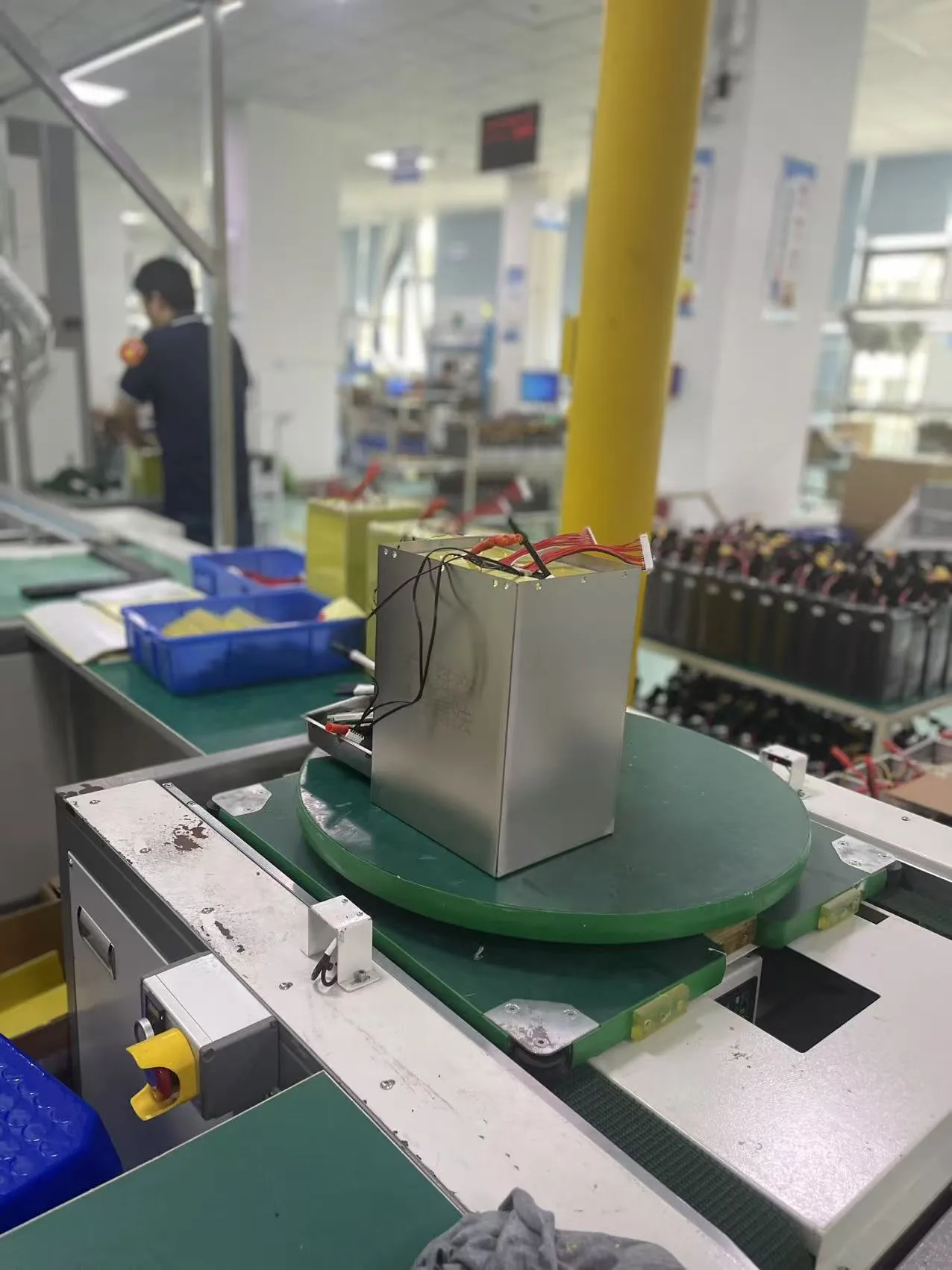 Step10：Mount-Aluminum-Casing